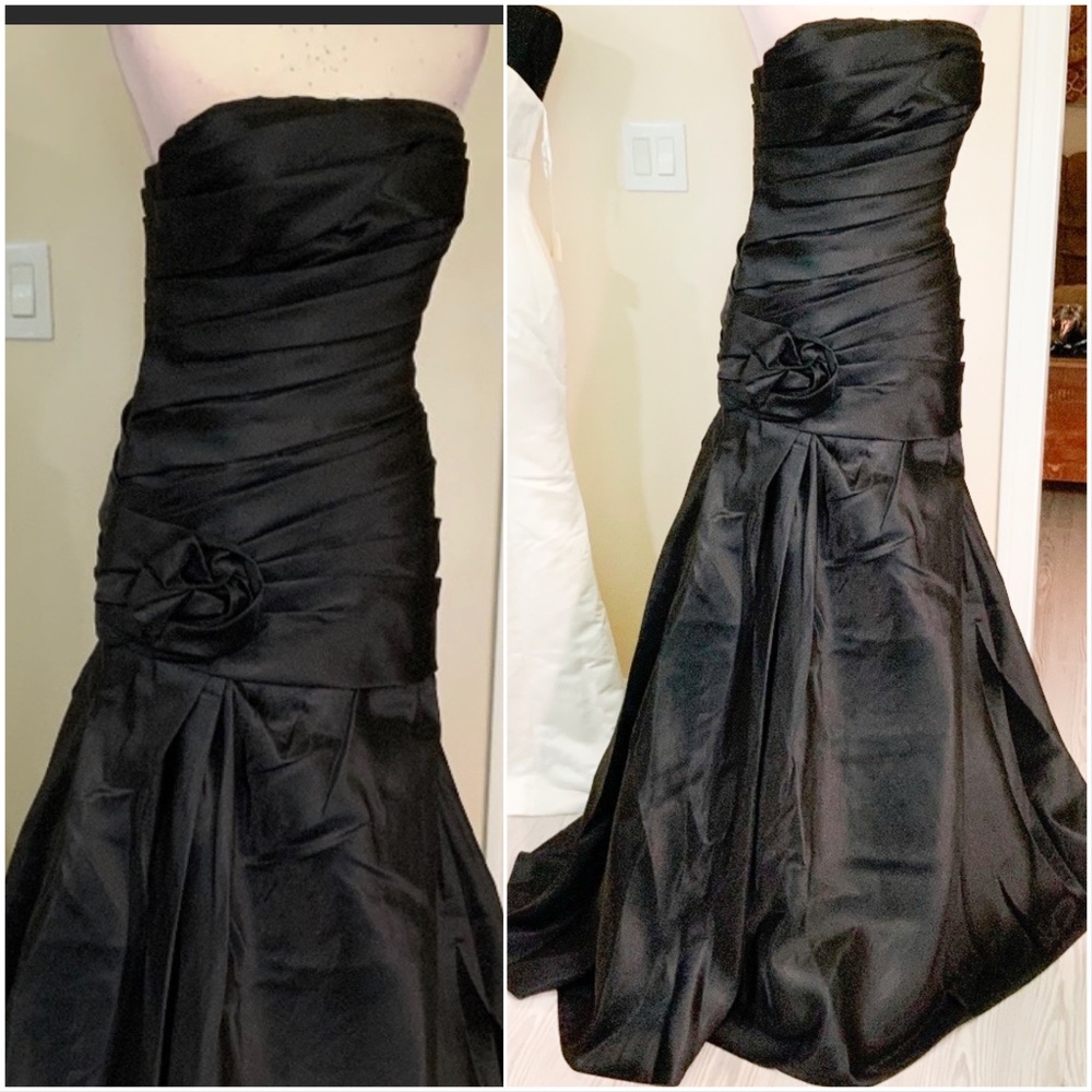 Black sleeveless with slight train formal gown